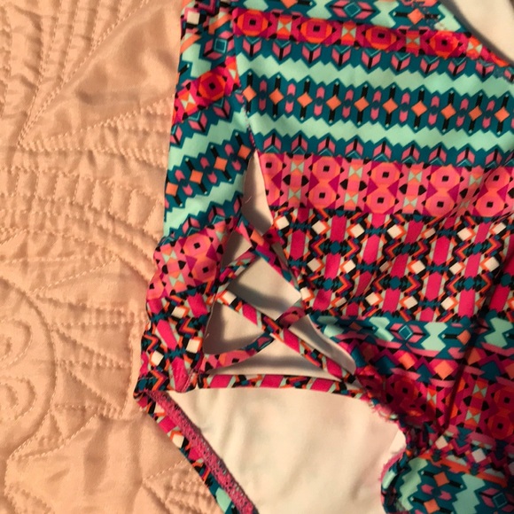 NWT Laundry by Design one piece swimsuit - Picture 5 of 6